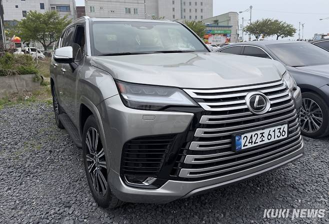 지난 1일부터 6일까지 엿새간 렉서스 LX 700h를 타고 서울과 경기, 충남 보령 일대 약 500km를 주행했다. 송민재 기자