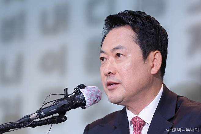 (서울=뉴스1) 국회사진기자단 = 장동혁 국민의힘 대표가 8일 서울 중구 한국프레스센터에서 열린 서울외신기자클럽 초청 외신기자 간담회에서 모두발언하고 있다. 2026.5.8/뉴스1  Copyright (C) 뉴스1. All rights reserved. 무단 전재 및 재배포,  AI학습 이용 금지. /사진=(서울=뉴스1) 국회사진기자단