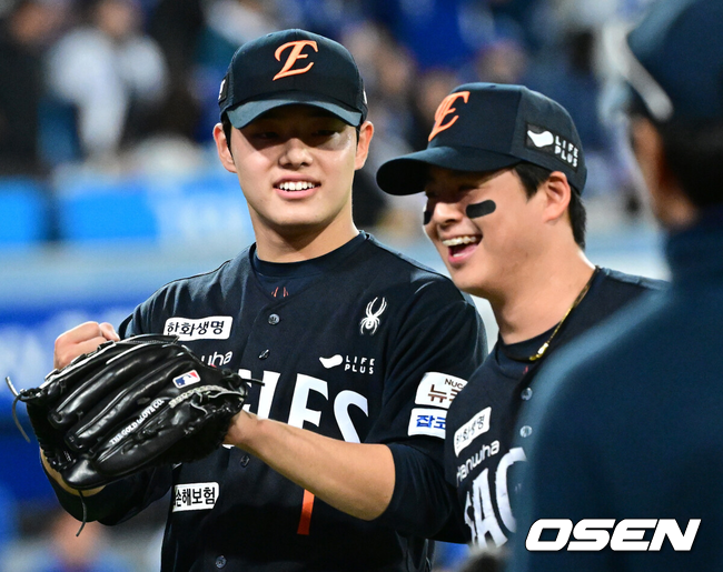 노시환과 문동주./OSEN DB