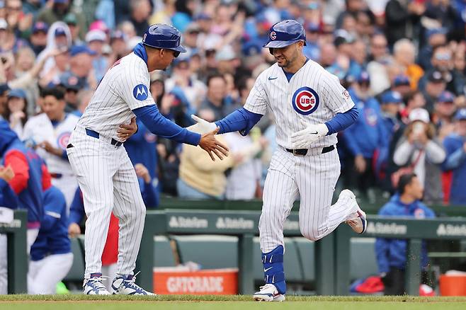 CHICAGO, ILLINOIS - MAY 07: Michael Conforto #20 of the Chicago Cubs rounds the bases after hitting a home run off Rhett Lowder #25 of the Cincinnati Reds (not pictured) during the second inning at Wrigley Field on May 07, 2026 in Chicago, Illinois.   Michael Reaves/Getty Images/AFP (Photo by Michael Reaves / GETTY IMAGES NORTH AMERICA / Getty Images via AFP)







<저작권자(c) 연합뉴스, 무단 전재-재배포, AI 학습 및 활용 금지>
