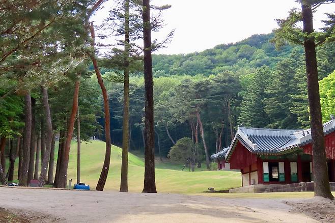 경기도 파주시 광탄면에 자리잡은 영조의 생모 숙빈 최씨의 묘 소령원. 우리나라에서 최초로 산도(山圖) 연구가 이뤄진 곳이다. 김홍준 기자