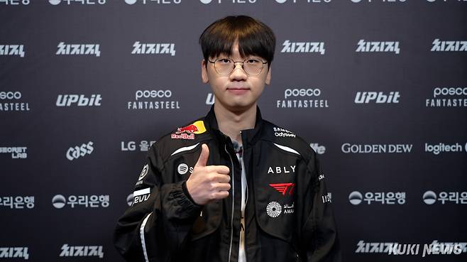 최현준이 8일 오후 5시 서울 종로구 롤파크 LCK 아레나에서 열린 DN과의 ‘2026 LCK’ 정규시즌 2라운드 경기가 끝난 뒤 쿠키뉴스와 인터뷰를 하고 있다. 송한석 기자