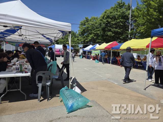 ▲8일 어버이날을 맞아 담양군 무정면 영천리 마을회관에서 기념 행사가 열렸다. 2026.5.8ⓒ프레시안(강병석)