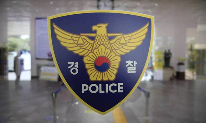 사실혼 관계 배우자에게 흉기를 들이밀며 협박한 50대 남성이 경찰에 체포됐지만&nbsp;구속영장 기각으로 6일 풀려났다.&nbsp;뉴시스