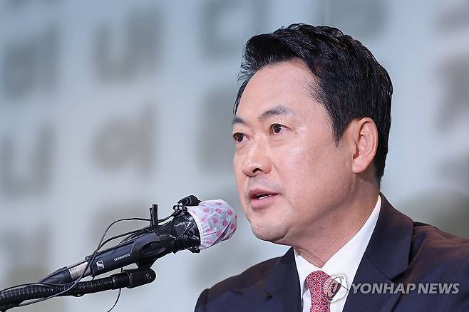 국민의힘 장동혁 대표, 외신기자 간담회 (서울=연합뉴스) 국민의힘 장동혁 대표가 8일 서울 중구 한국프레스센터에서 열린 서울외신기자클럽 초청 외신기자 간담회에서 모두발언하고 있다. 2026.5.8 [국회사진기자단] photo@yna.co.kr