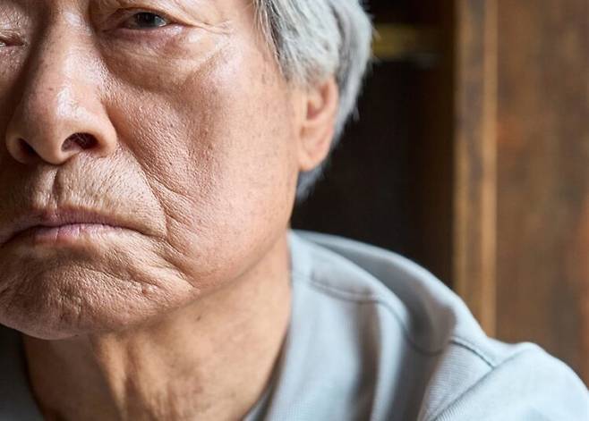 말 중간에 "음" "어" "아" 등 군더더기 표현이 늘어나는 것은 치매 시작 신호일 수 있다. 사진=게티이미지뱅크