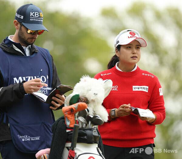 2026년 미국여자프로골프(LPGA) 투어 미즈호 아메리카스 오픈 우승 경쟁에 뛰어든 최혜진 프로가 3라운드에서 경기하는 모습이다. 사진제공=ⓒAFPBBNews = News1 (사진을 무단으로 사용하지 마십시오.)