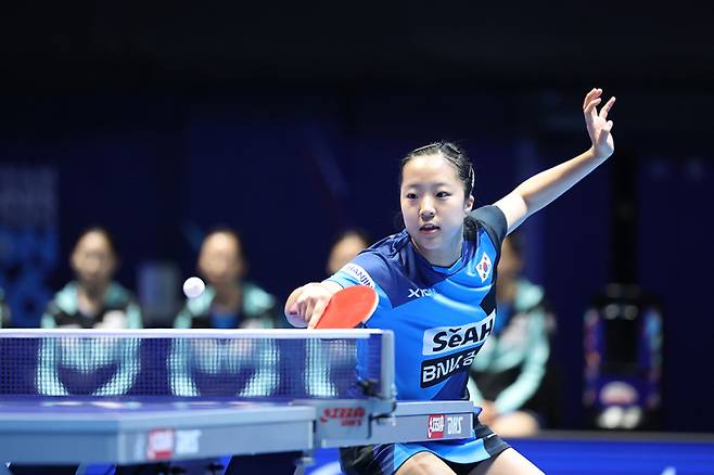 2026 ITTF 런던 세계선수권 단체전 여자부 경기에 나선 신유빈. 사진=대한탁구협회