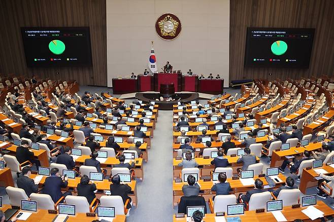 지난 3월 1일 서울 여의도 국회에서 열린 제432회 국회(임시회) 제8차 본회의에서 전남광주통합특별시 설치를 위한 특별법안(대안)이 가결되고 있다. 뉴스1