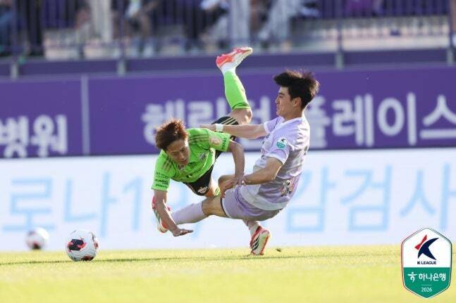 K리그1 안양과 전북의 경기 장면. 한국프로축구연맹 제공