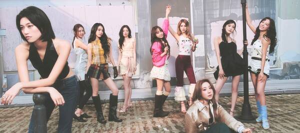 ▲ 아이오아이 세 번째 미니앨범 '아이오아이 : 루프' 콘셉트 사진 A버전 단체컷. 제공|스윙엔터테인먼트