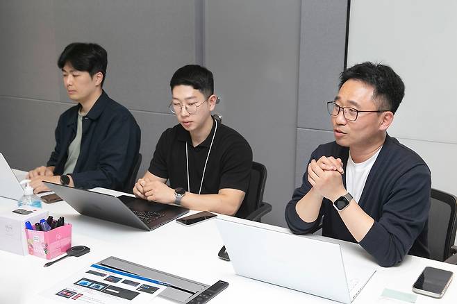 연합뉴스와 인터뷰하고 있는 KT 레드팀 [KT 제공. 재판매 및 DB 금지]