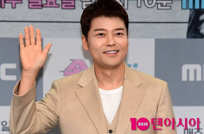 전현무가 '펀런' 1기 무도라지와 함께한 회차가 5년 만에 역대 최저 시청률을 기록했다./사진=텐아시아DB