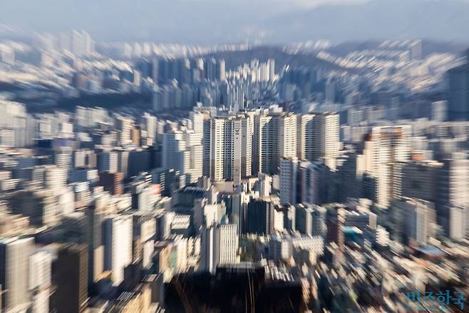 서울 롯데월드타워에서 바라본 서울 시내 아파트 전경으로 기사 특정 내용과 관련 없음. 사진=임준선 기자