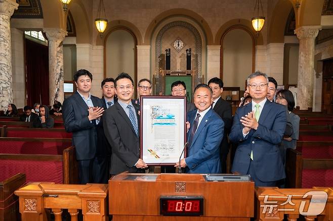 문화체육관광부 산하 한국콘텐츠진흥원이 미국 로스앤젤레스 시의회에서 '2026 K-EXPO USA: All about K-style'를 도시 차원의 공식 행사로 인정하는 결의문을 받았다.