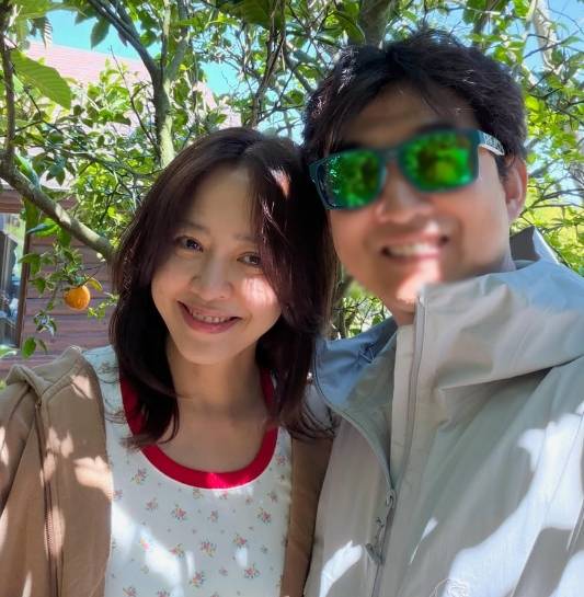 배우 강성연이 이혼 3년 만에 깜짝 재혼을 발표하며 현 남편의 얼굴을 공개했다. /사진=강성연 인스타그램