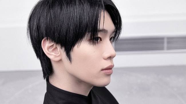 Group Zerobaseone has unveiled the final concept photos for their sixth mini-album, Ascend-, showcasing a more mature visual style. Making a fresh start as a five-member group, the members exuded a chic and urban charm through their all-black suit styling.In the released images, Sung Han-bin, Kim Ji-woong, Seok Matthew, Kim Tae-rae, and Park Geon-wook completed a look of restrained charisma with refined poses and intense gazes in a monochrome setting. The members captivated the attention of global fans by boasting suit fits that reflected their individual personalities and flawless visual chemistry.This new album consists of three concept versions—Cover Story, Scenario, and A-Senses—capturing Zerobaseones unique minimalism and distinct identity. Proving their limitless ability to execute concepts within a sophisticated mood, they have piqued curiosity about the new release. The title track TOP 5 encapsulates the teams growth and foreshadows an expanded musical spectrum. All eyes are on Zerobaseone as they open the door to a new journey and prepare for a higher leap forward.Zerobaseones 6th mini album, Ascend-, is scheduled to be released on various online music sites on the upcoming 18th at 6 p.m.