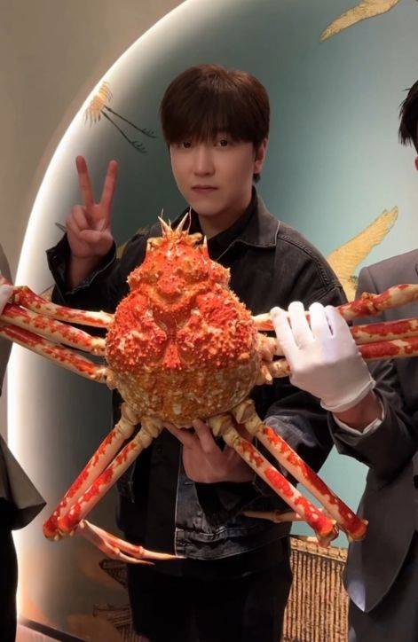 [서울=뉴시스] 중국의 유명 먹방 인플루언서 바이빙. (사진=틱톡 '白冰' 캡처) 2026.05.11.