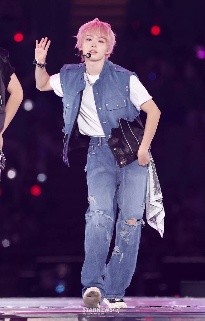 그룹 킥플립 케이주가 2025년 12월 7일 가오슝 내셔널 스타디움에서 진행된 스타뉴스 주최 '10주년 아시아 아티스트 어워즈 2025(10th Anniversary Asia Artist Awards 2025, '10주년 AAA 2025')를 기념하는 'ACON 2025'에서 멋진 무대를 선보이고 있다.  'ACON 2025'는 'AAA'의 10주년을 기념하고 함께 축하하는 의미에서 열리는 페스타로, 배우 이준영과 i-dle(아이들) 슈화, 크래비티 앨런, 키키 수이가 MC를 맡아 'ACON 2025'를 이끌고 넥스지(NEXZ), 아홉(AHOF), 애쉬 아일랜드(Ash Island), 에이티즈(ATEEZ), 우즈(WOODZ), 이이경, 최예나(YENA), 키스오브라이프(KISS OF LIFE), 키키(KiiiKiii), 킥플립(KickFlip), 크래비티(CRAVITY), 싸이커스(xikers), SB19(에스비나인틴), QWER(큐더블유이알) 등이 출연했다. /2025.12.07 /사진=김휘선 hwijpg@
