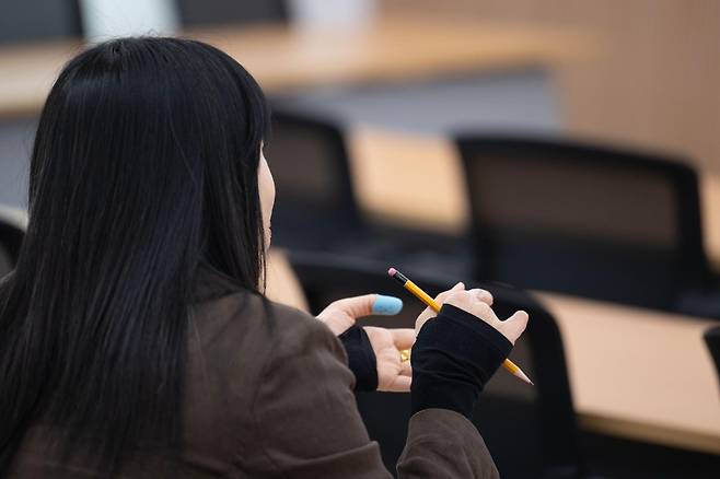 박선영씨가 지난달 23일 자신이 근무하는 서울의 한 범죄피해자지원센터에서 본보와 인터뷰하고 있다. 강예진 기자