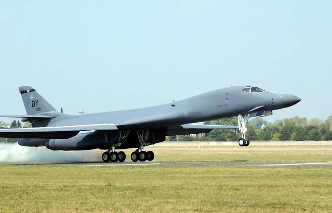 초음속 가변익 폭격기 B-1B 랜서. 미 공군박물관