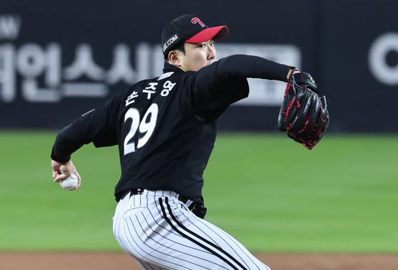 LG 마무리로 돌아선 손주영. 연합뉴스