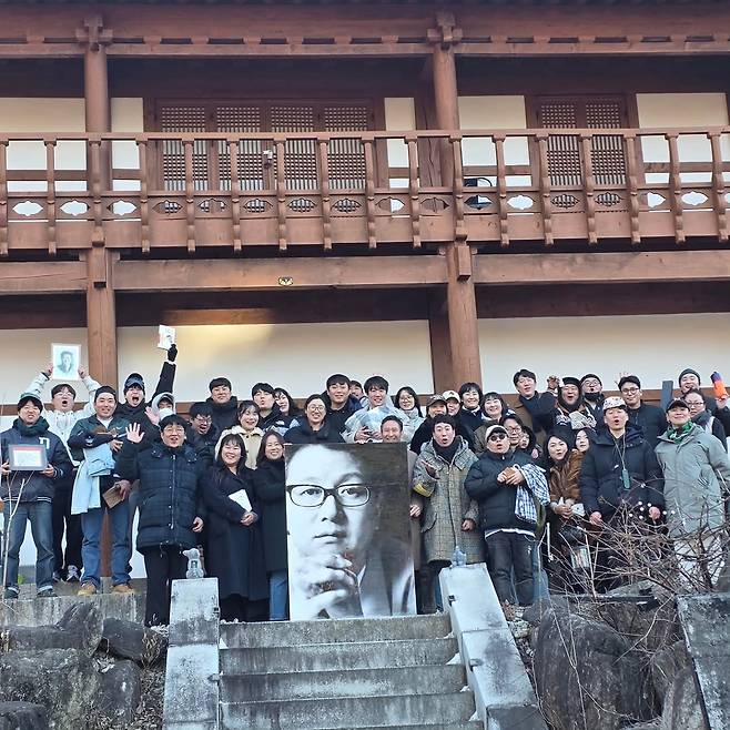 개그맨 김동하가 지난해 세상을 떠난 고(故) 전유성의 유품을 제자들과 나눠가졌다고 밝혔다. /사진=김동하 인스타그램