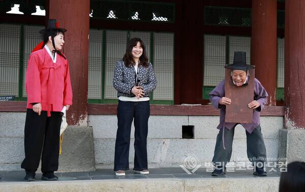 '수원화성행궁 태평성대' 해학과 풍자, 주민배우와 함께한 고궁산책.(사진=김경수 기자/ 2026.5.12)