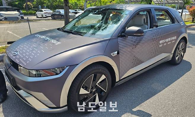 13일 최초 공개된 대한민국 자율주행 국가대표팀 자율주행차량. 현대차의 아이오닉5가 기본 모델이 됐다. /김성빈 기자 ksb@namdonews.com
