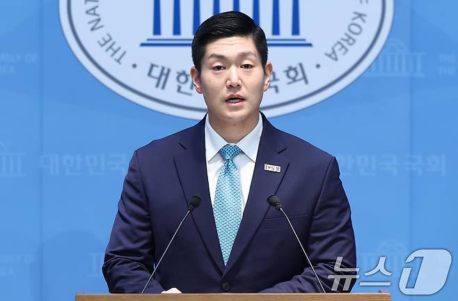 김재섭 국민의힘 의원이 31일 서울 여의도 소통관에서 정원오 더불어민주당 서울시장 예비후보 의혹 관련 기자회견을 하고 있다. 2026.3.31 ⓒ 뉴스1 김도우 기자