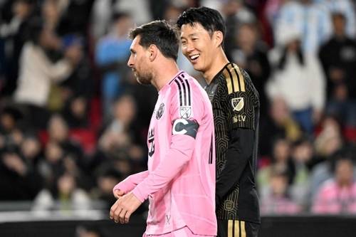 손흥민(오른쪽)과 리오넬 메시. 사진 | AFP연합뉴스