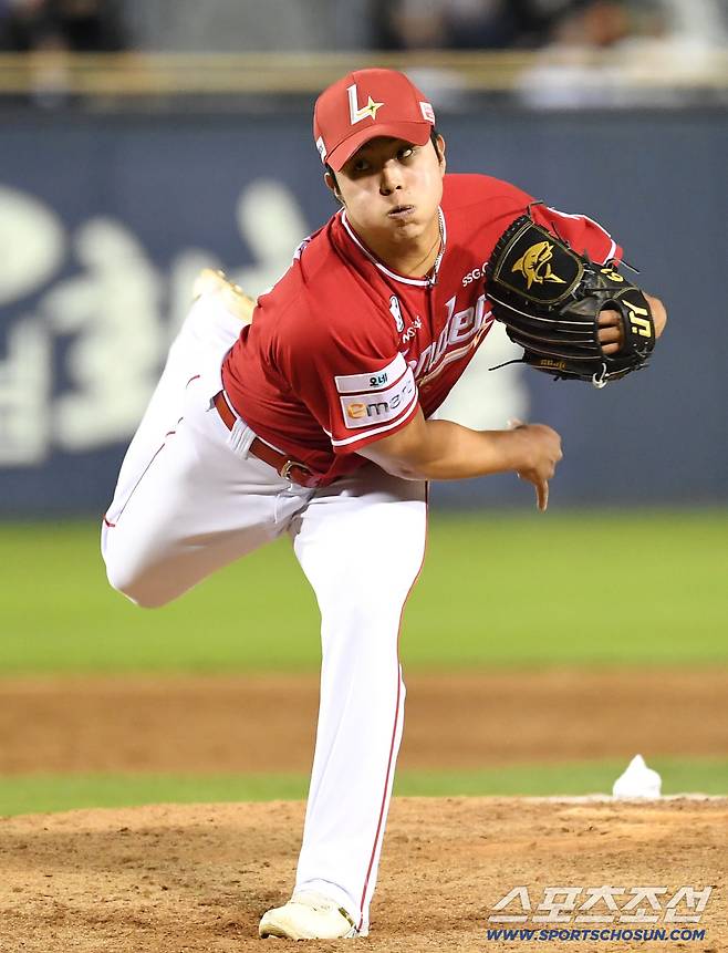 9일 잠실구장에서 열린 두산과 SSG의 경기. 투구하고 있는 SSG 김도현. 잠실=송정헌 기자songs@sportschosun.com/2026.05.09/