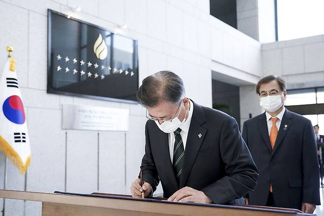 2021년 문 전 대통령이 찾았을 땐 19개로 늘었다. [중앙포토]