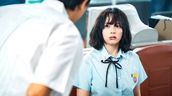 학교폭력 문제를 다룬 드라마 ‘더 글로리’의 한 장면. 사진 넷플릭스