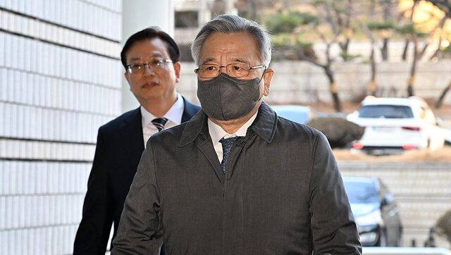 박영수 전 특별검사, '대장동 50억 클럽' 1심 선고 공판 출석. 연합뉴스