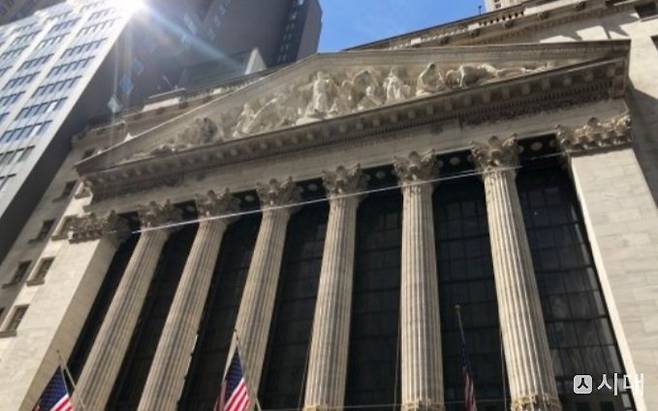 반도체주 약세에 뉴욕증시가 혼조 마감했다. 사진은 뉴욕증권거래소(NYSE). /사진=시대DB