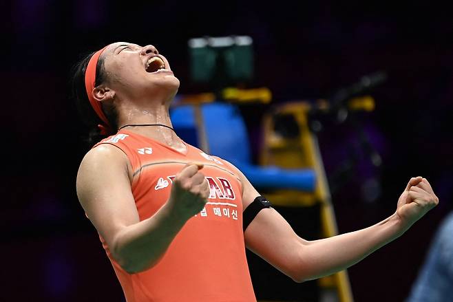 안세영이 올 4월 12일 중국 닝보 올림픽 스포츠센터에서 열린 2026 아시아배드민턴선수권대회 여자 단식 결승전에서 우승하며 커리어 그랜드슬램을 달성한 뒤 포효하고 있다. AFP연합뉴스