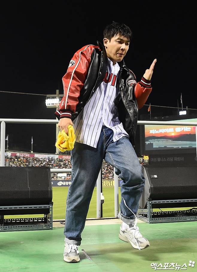 배우 이준