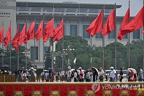 트럼프 방중 앞둔 톈안먼 광장 (베이징 AFP=연합뉴스) 도널드 트럼프 미국 대통령의 중국 방문을 앞둔 2026년 5월 13일 중국 베이징 톈안먼 광장의 모습. (Photo by Pedro PARDO / AFP) 2026.5.13.