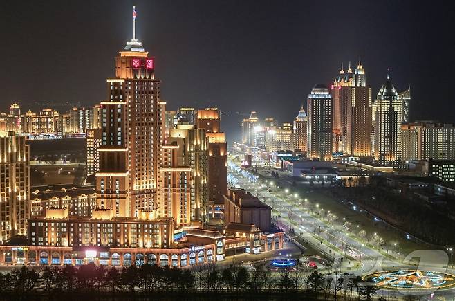 (평양 노동신문=뉴스1) = 북한 화성지구 4단계 1만 세대 살림집 모습. [국내에서만 사용가능. 재배포 금지. DB 금지. For Use Only in the Republic of Korea. Redistribution Prohibited] rodongphoto@news1.kr