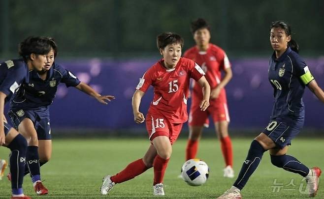 (평양 노동신문=뉴스1) =  2026 아시아축구연맹(AFC) 17살 미만(U-17) 여자 아시안컵 경기에 참가한 북한 여자축구팀 모습 [국내에서만 사용가능. 재배포 금지. DB 금지. For Use Only in the Republic of Korea. Redistribution Prohibited] rodongphoto@news1.kr
