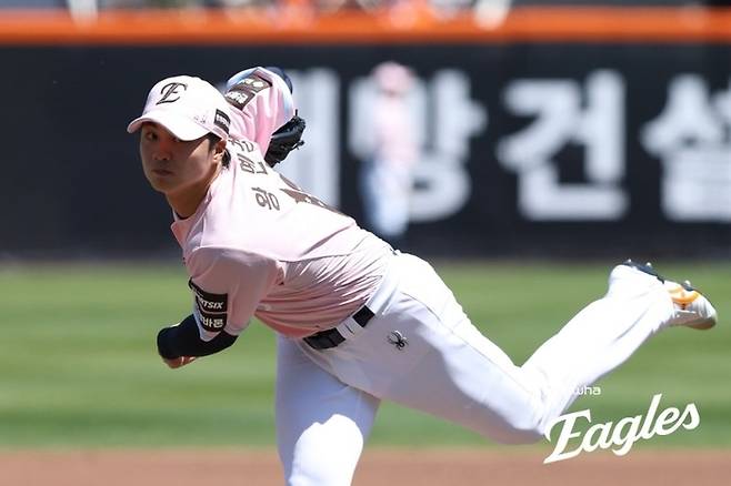 한화 왕옌청이 9일 대전 한화생명 볼파크에서 열린 2026 KBO리그 정규시즌 LG전에 선발 등판해 역투하고 있다. 사진 | 한화 이글스