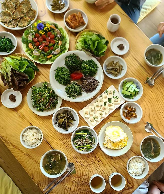 전남 구례군 숙소 ‘산에사네’의 한 끼는 여행의 허기를 채우는 것을 넘어 마음까지 든든하게 채워준다.
정성갑 대표 제공