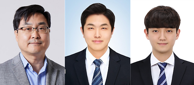 (왼쪽부터) 김원배 포스텍 화학공학과·배터리공학과 교수, 강송규 화학공학과 박사, 홍서찬 배터리공학과 통합과정생. 포스텍 제공