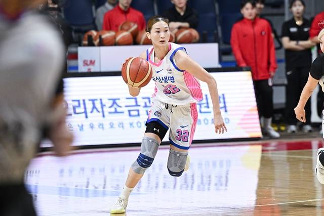 경기에 집중하는 윤예빈.  /사진=WKBL 제공