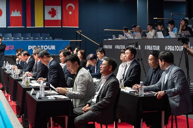드래프트에 참석한 PBA 사무국 인사와 구단 관계자 [PBA 제공. 재판매 및 DB 금지]