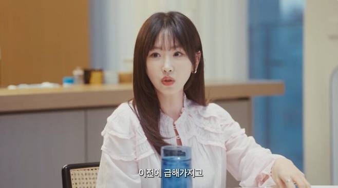 배우 강예원이 과거 성형을 급하게 진행하다가 앞트임 수술이 잘못 됐었다고 말했다. 사진=유튜브 '깡예원'