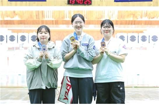 왼쪽부터 제2회 IBK기업은행장배 전국사격대회 25ｍ 권총 메달리스트 고은, 양지인, 오예진.(대한사격연맹 제공)