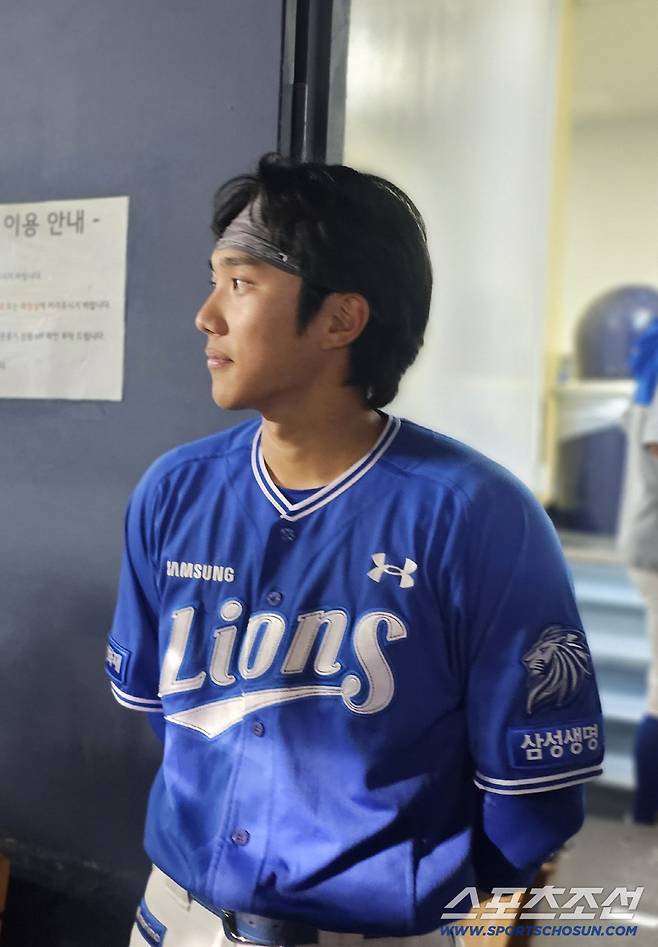 14일 LG전을 승리로 이끈 이재현이 다소 무거운 표정으로 인터뷰에 응하고 있다.

잠실=스포츠조선 정현석 기자 hschung@sportschosun.com