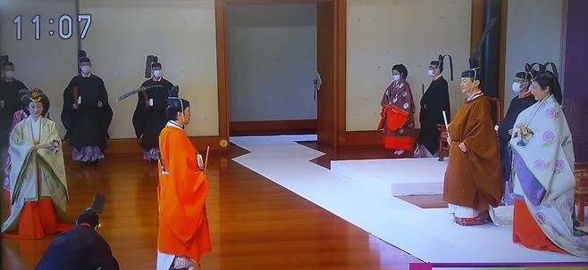 2020년 나루히토 일왕이 왕세제 지위를 얻은 친동생 후미히토가 왕위 계승 1위인가 됐음을 알리는 ‘릿코시 선포식’이 열리고 있다. 연합뉴스 자료사진